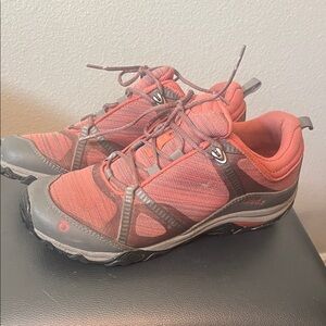 Oboz Fit Lynx Women's low hiking Shoes in Coral and Gray